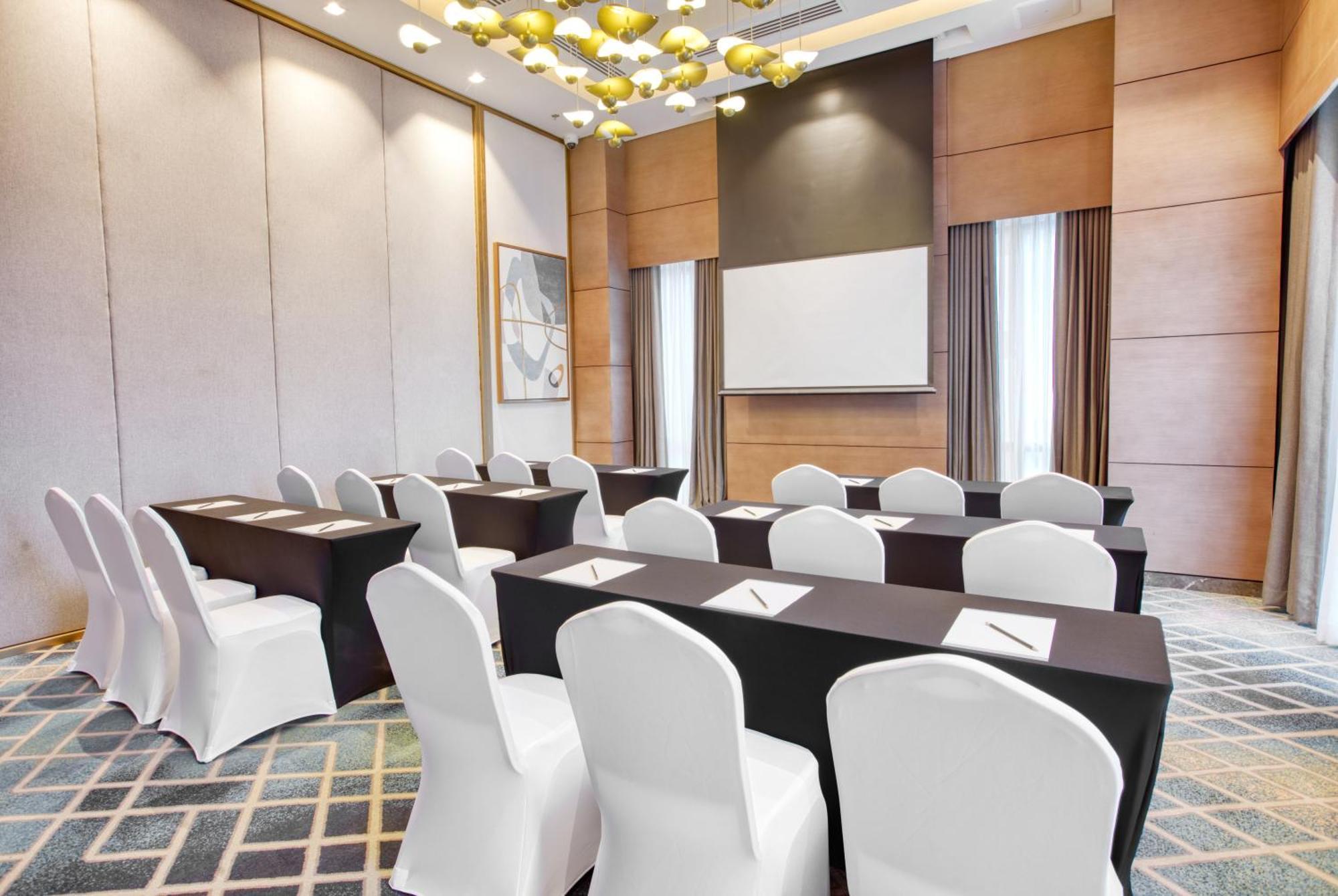 Belmont Hotel Mactan Lapu-Lapu City Esterno foto