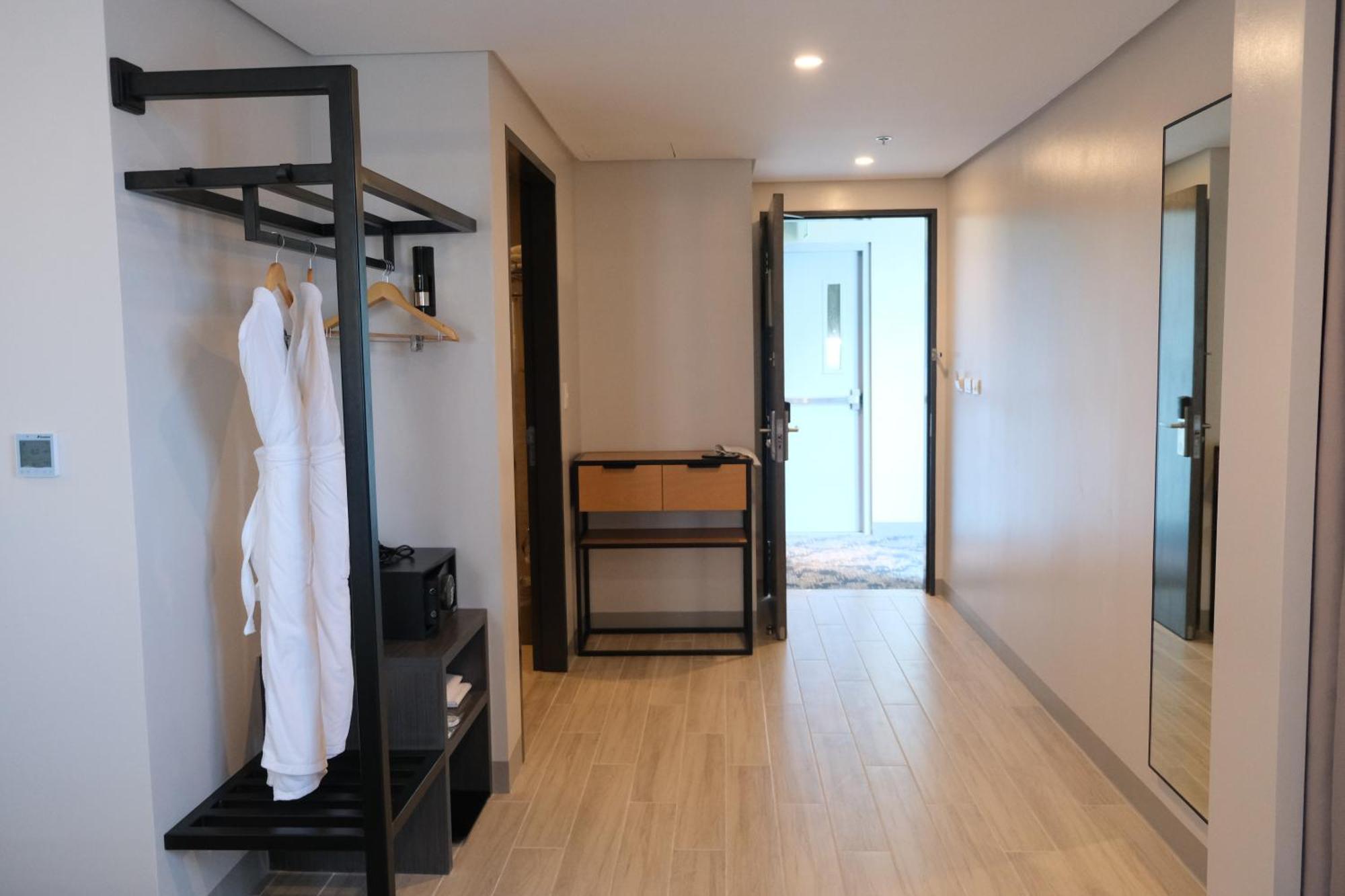 Belmont Hotel Mactan Lapu-Lapu City Esterno foto